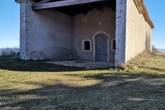 Luberon -  janvier 2021-sortie RLX-Eglise au milieu de la lavande