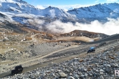 2 defenders dans la montagne