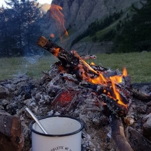 Café chaud pour croissants chaud